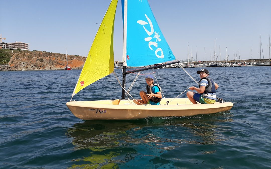 Escola de vela e vida a bordo