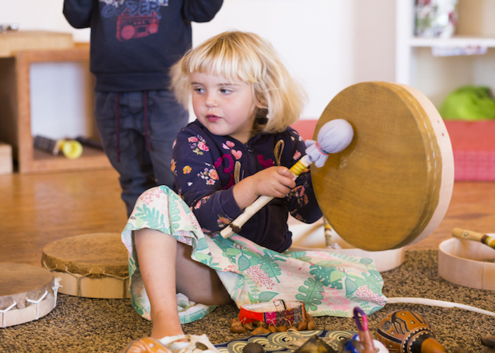 Ein magischer Tag – Trommeln bauen im Kindergarten